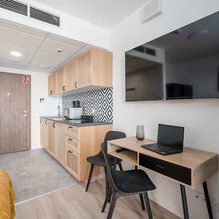 Ferienwohnung Enjoy! Pileckiego Warschau Exterior foto